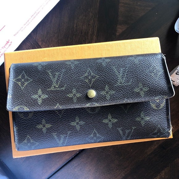 Louis Vuitton Handbags - Louis Vuitton wallet